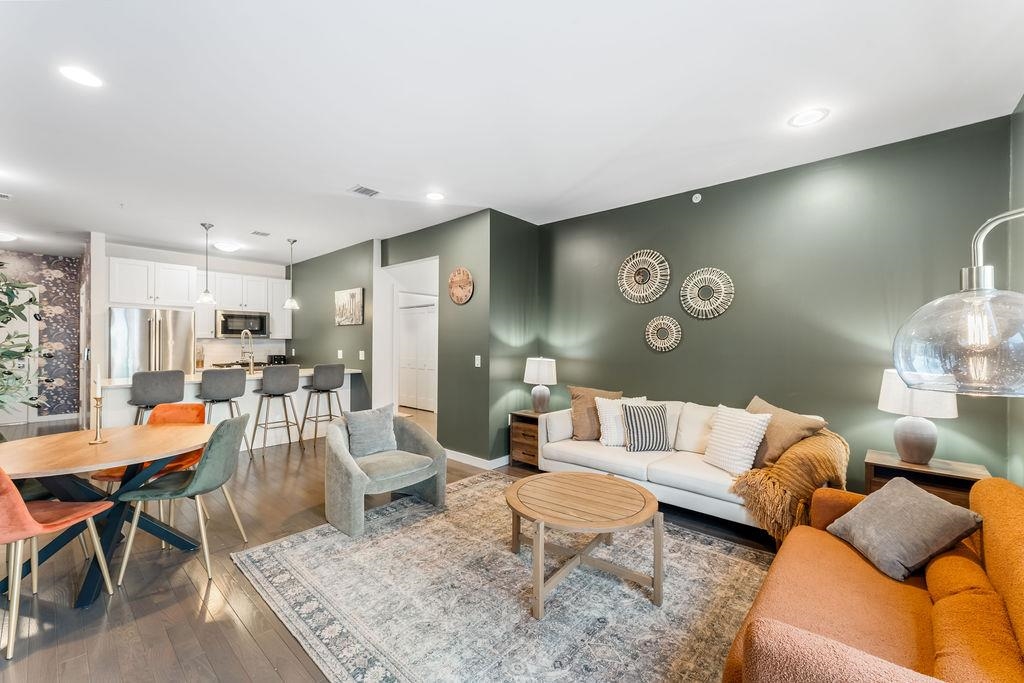 302 PALISADE AVE Unit: 203