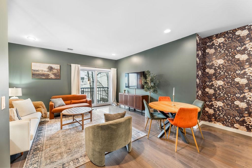302 PALISADE AVE Unit: 203