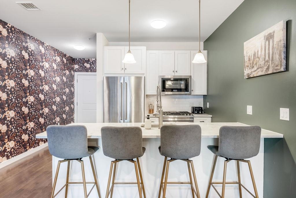302 PALISADE AVE Unit: 203