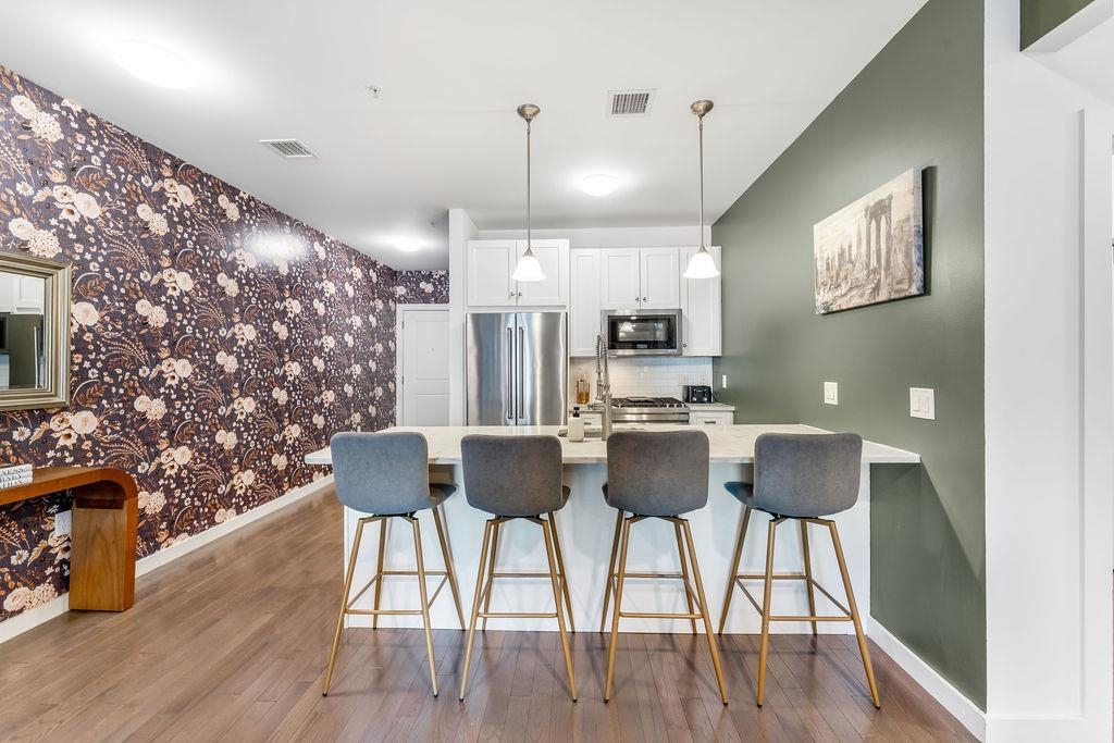 302 PALISADE AVE Unit: 203