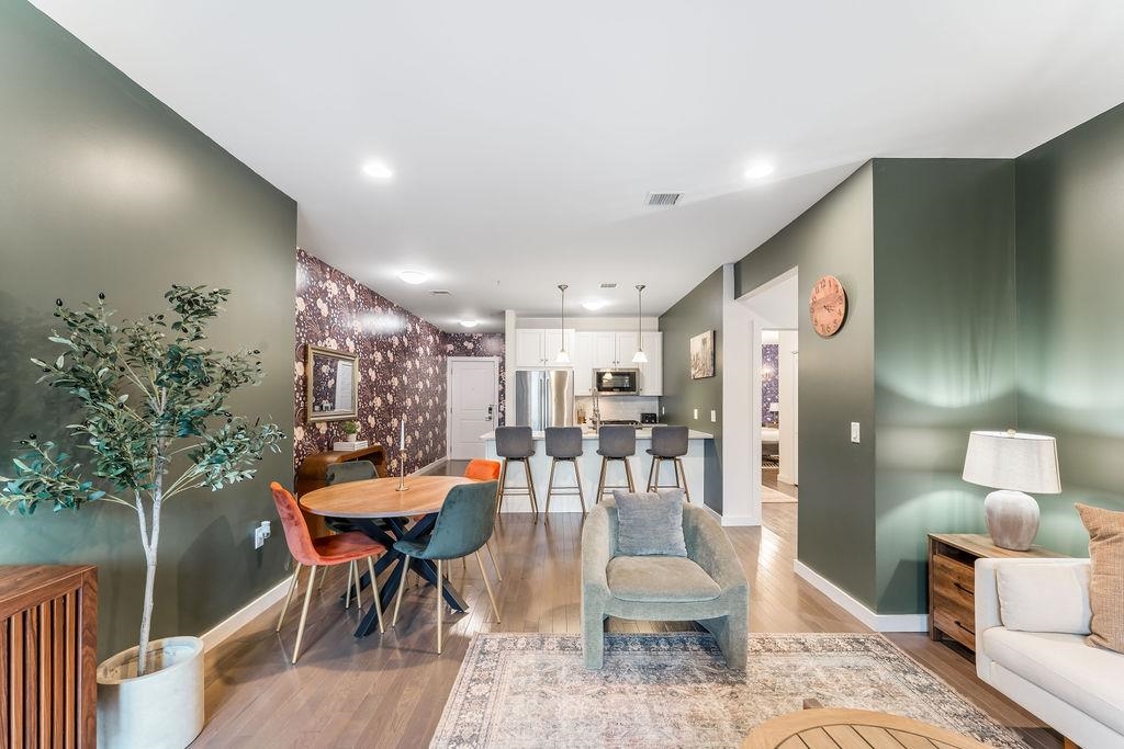 302 PALISADE AVE Unit: 203