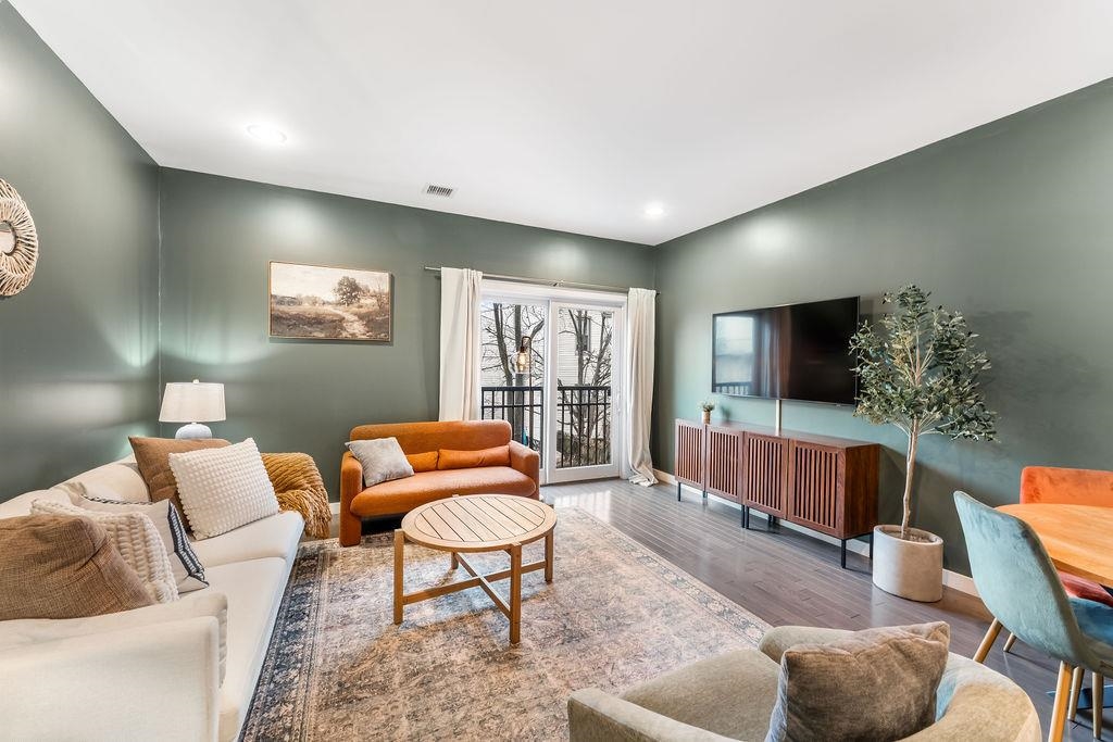 302 PALISADE AVE Unit: 203