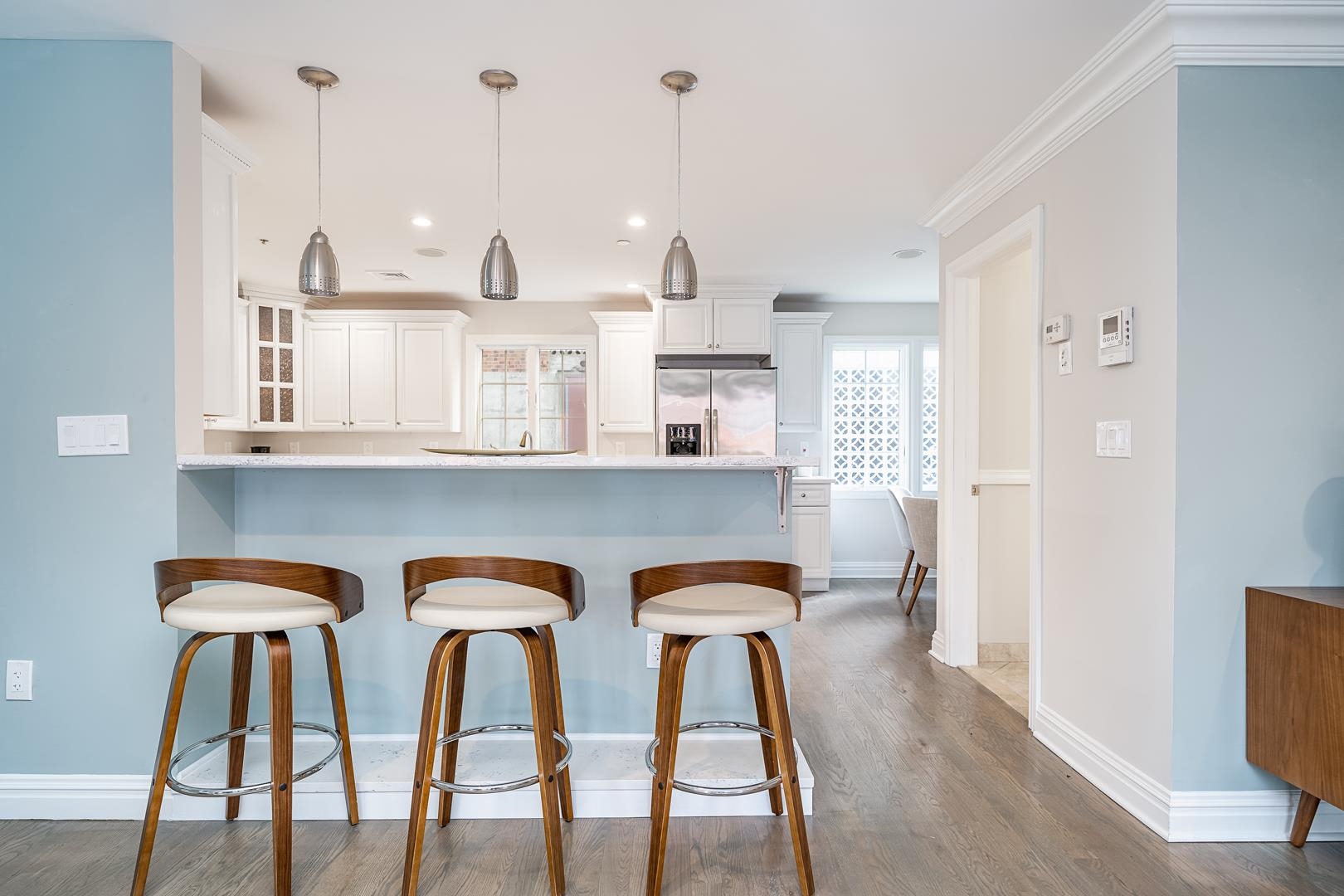 9033 WALL ST Unit: 6