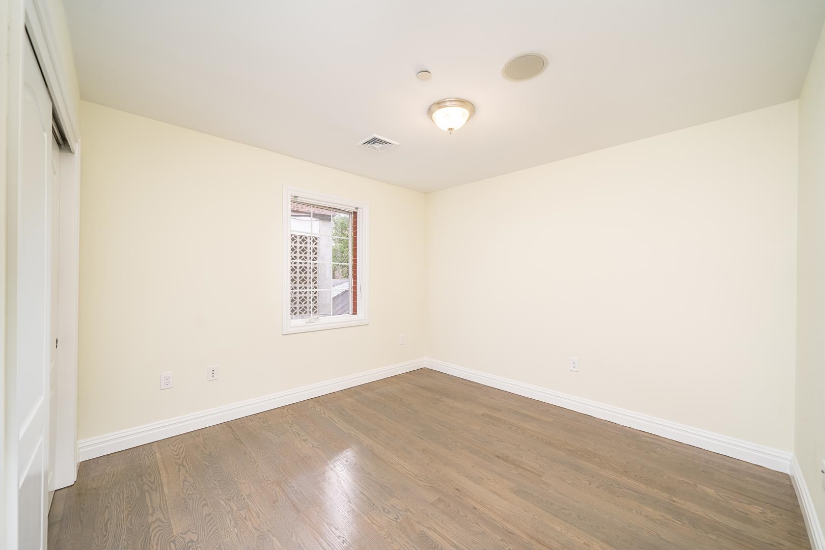 9033 WALL ST Unit: 6