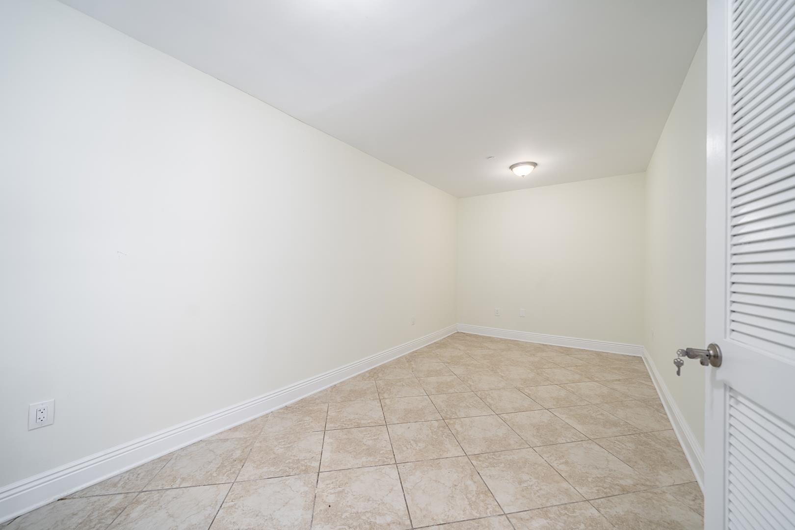 9033 WALL ST Unit: 6