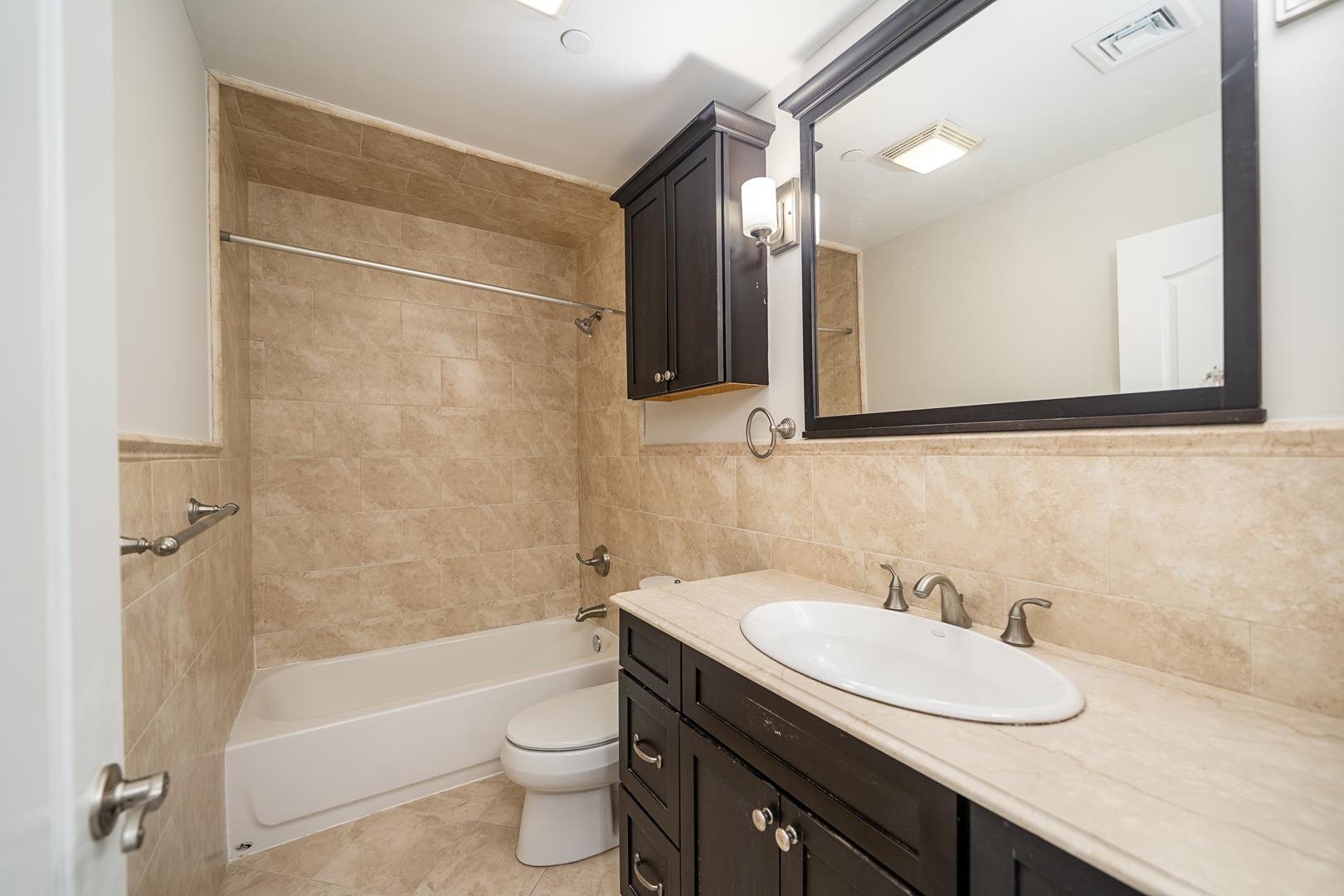 9033 WALL ST Unit: 6