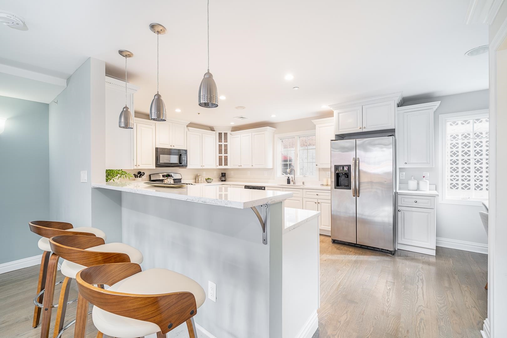 9033 WALL ST Unit: 6