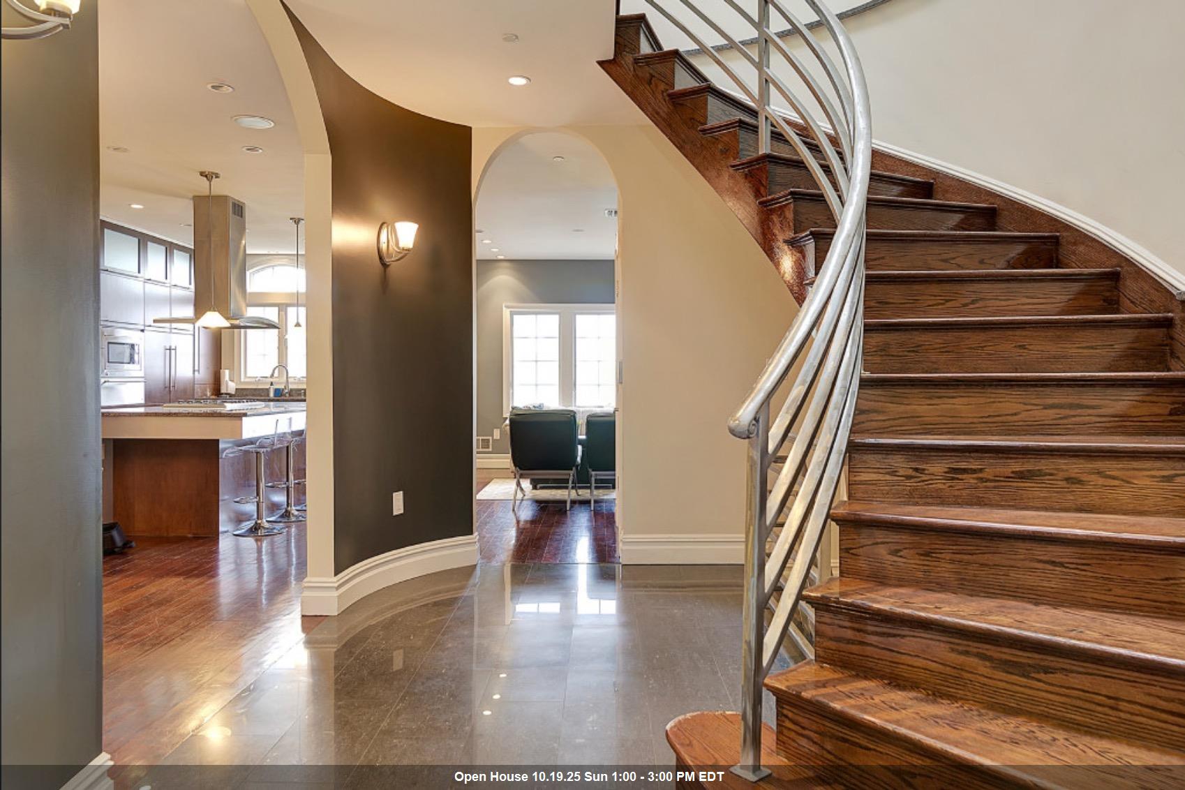 9033 WALL ST Unit: 5