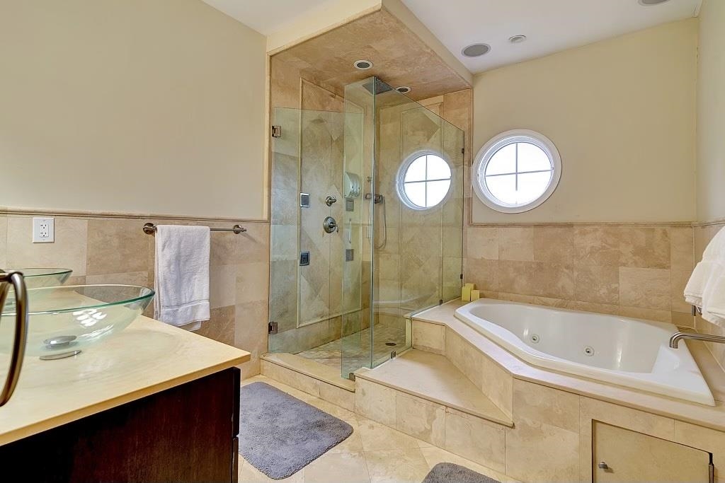 9033 WALL ST Unit: 5