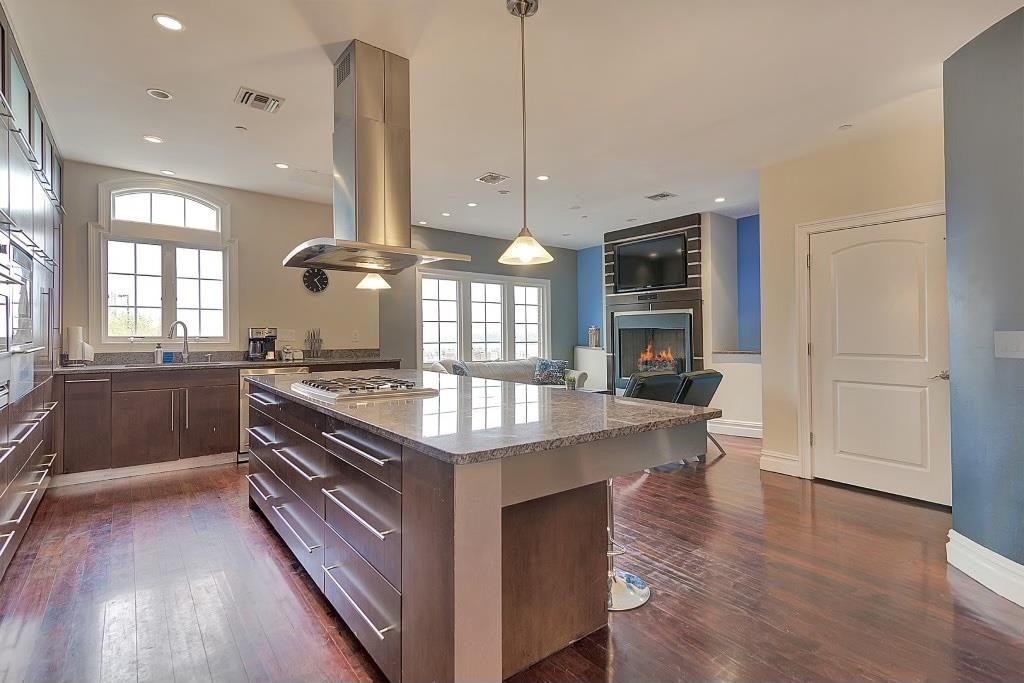 9033 WALL ST Unit: 5