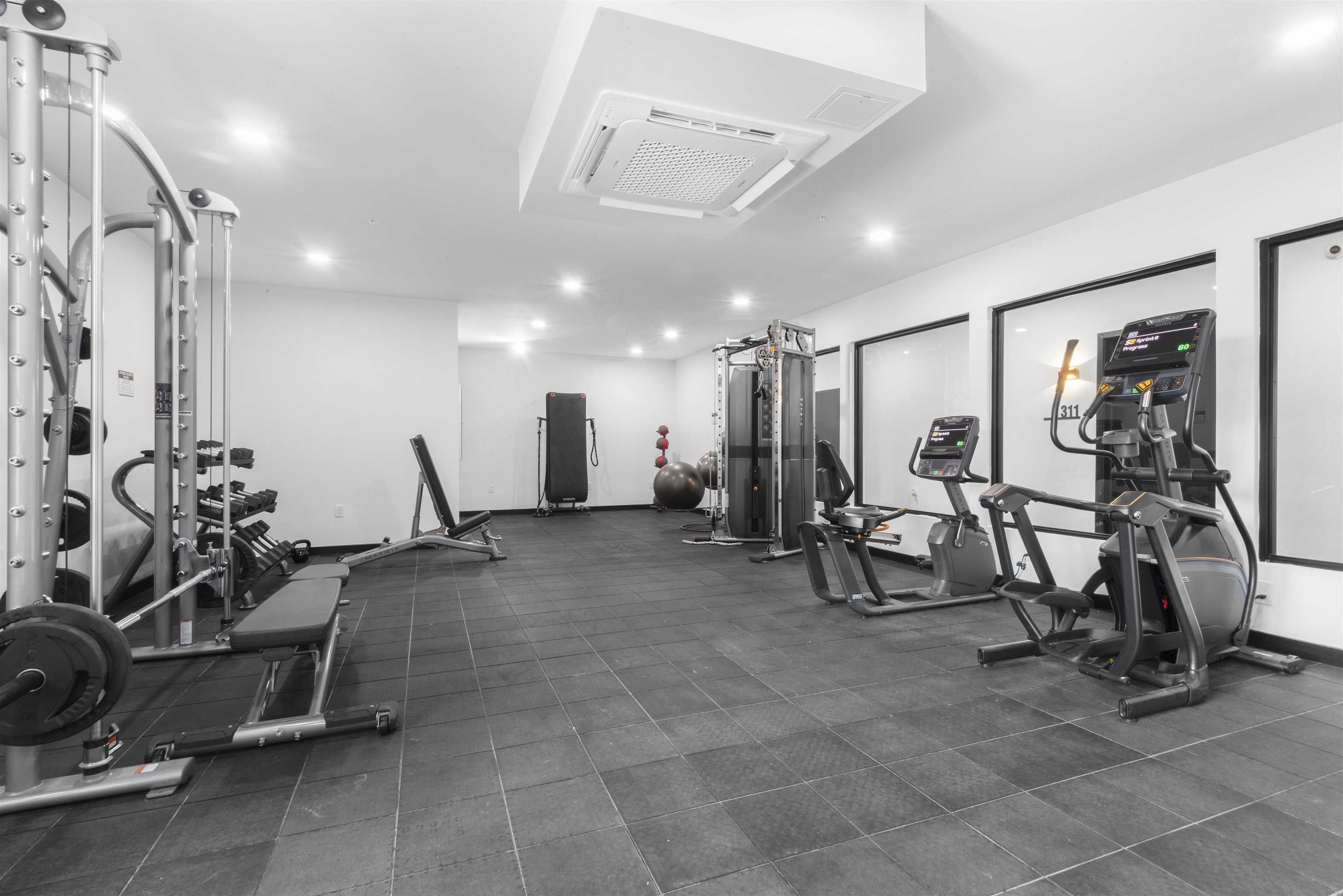 175 WEST 7TH ST Unit: 207