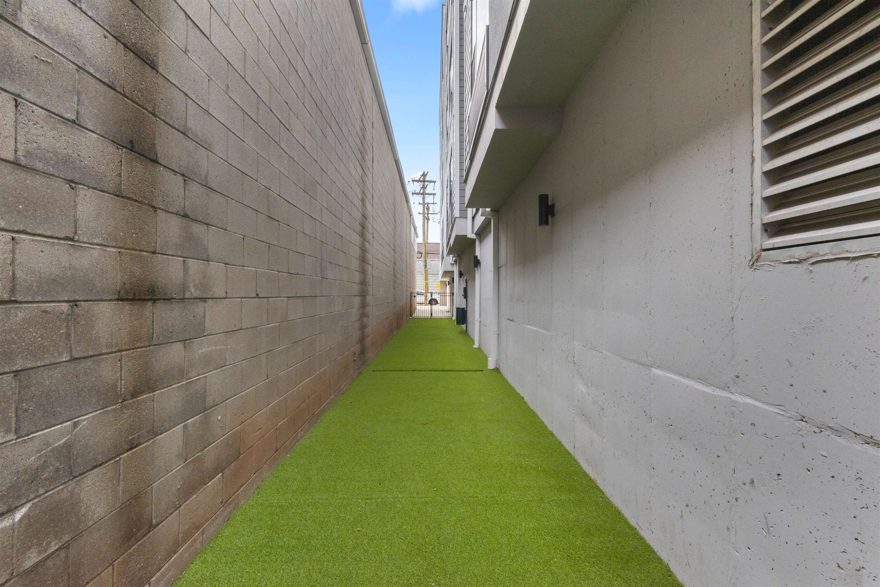 175 WEST 7TH ST Unit: 207
