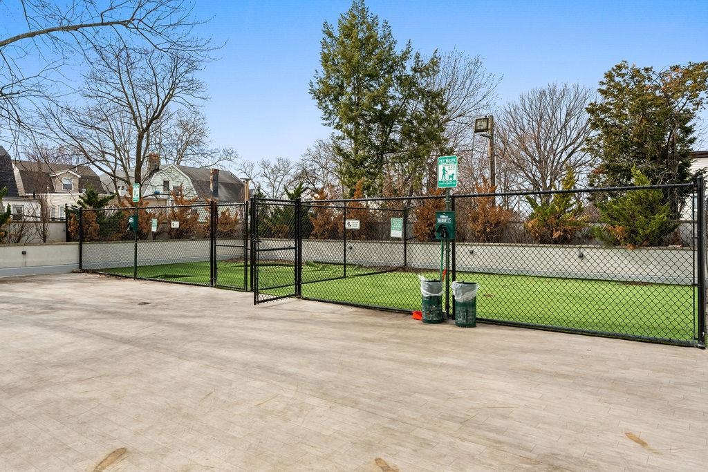 429 BERGEN AVE Unit: 512