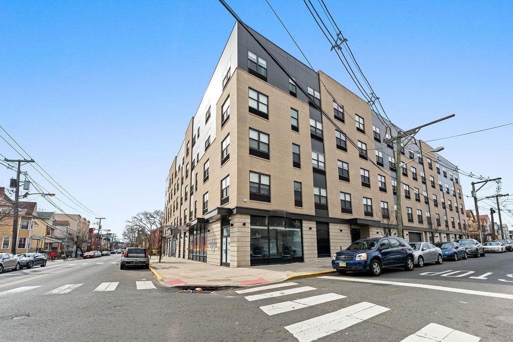 429 BERGEN AVE Unit: 516