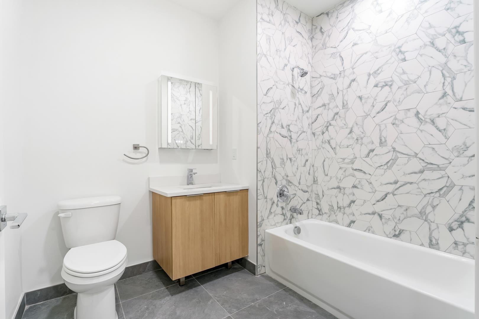 175 WEST 7TH ST Unit: 306