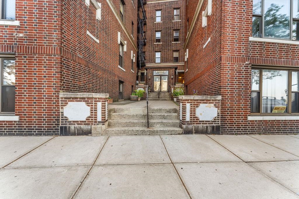 1055 BLVD EAST Unit: E5/E6