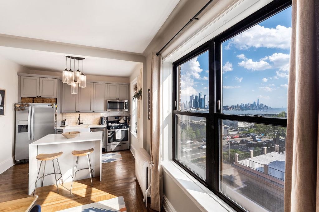 1055 BLVD EAST Unit: E5/E6