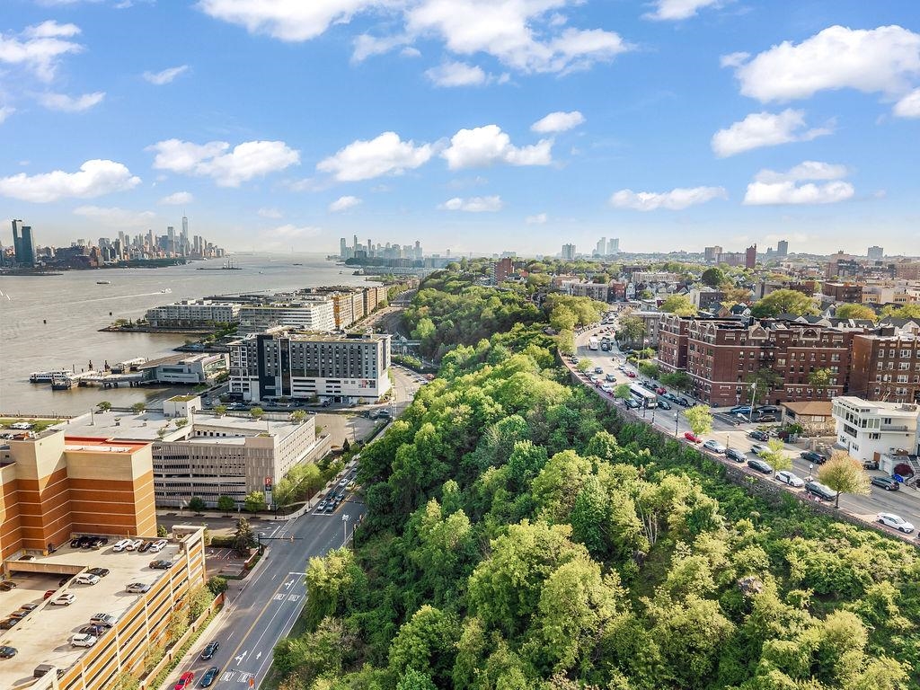 1055 BLVD EAST Unit: E5/E6