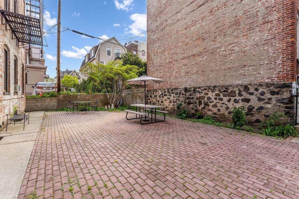 1055 BLVD EAST Unit: E5/E6