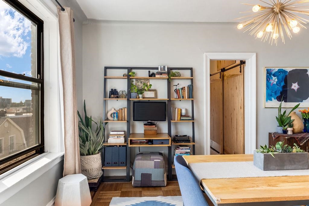 1055 BLVD EAST Unit: E5/E6