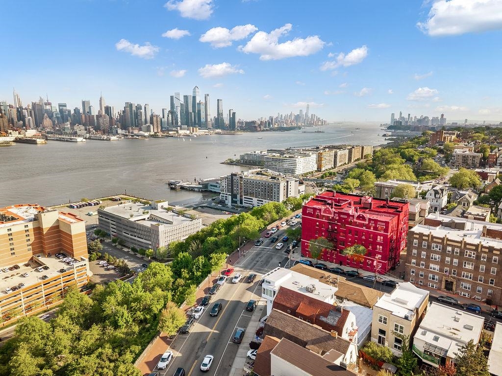 1055 BLVD EAST Unit: E5/E6