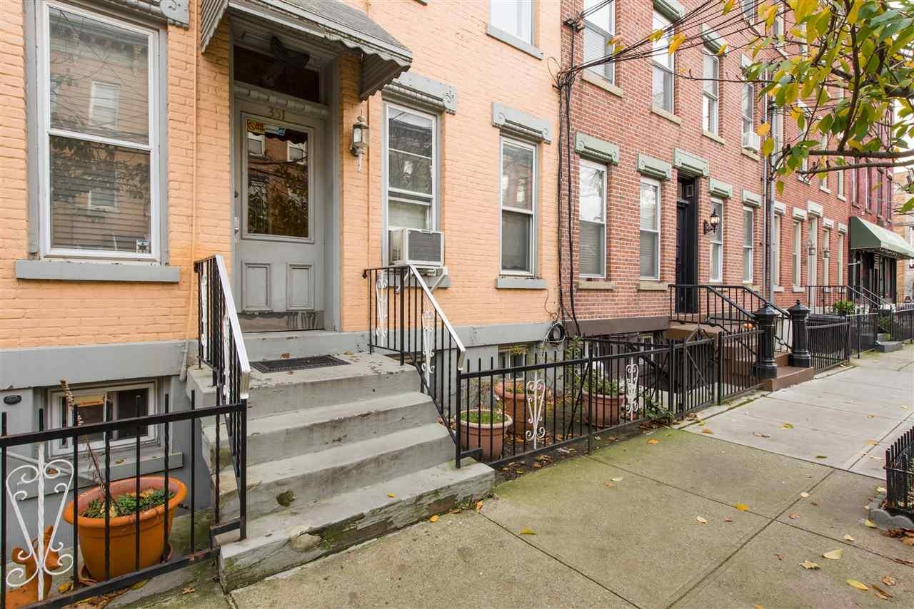 351 7TH ST Unit: 2L