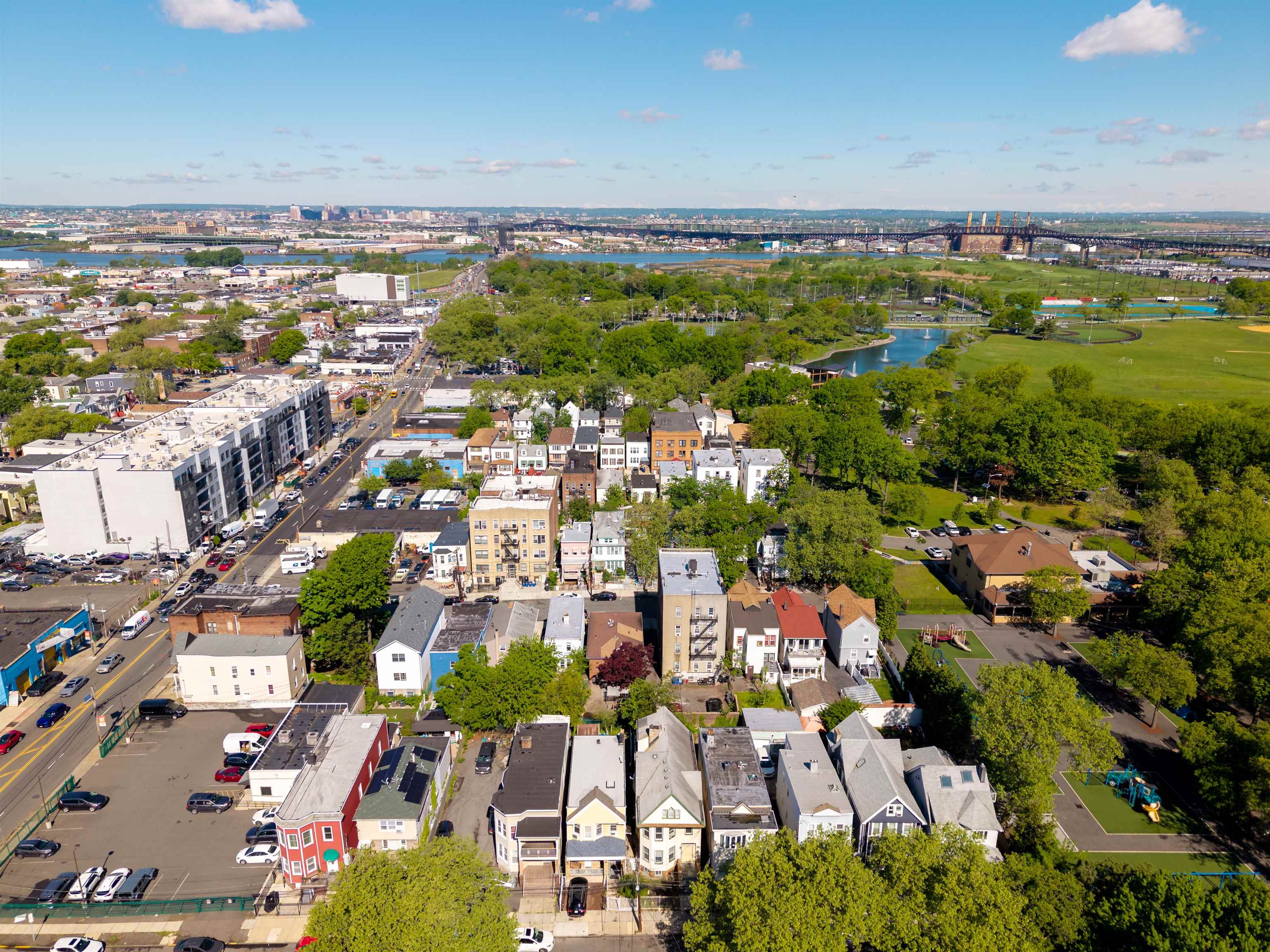 873 COMMUNIPAW AVE Unit: 305
