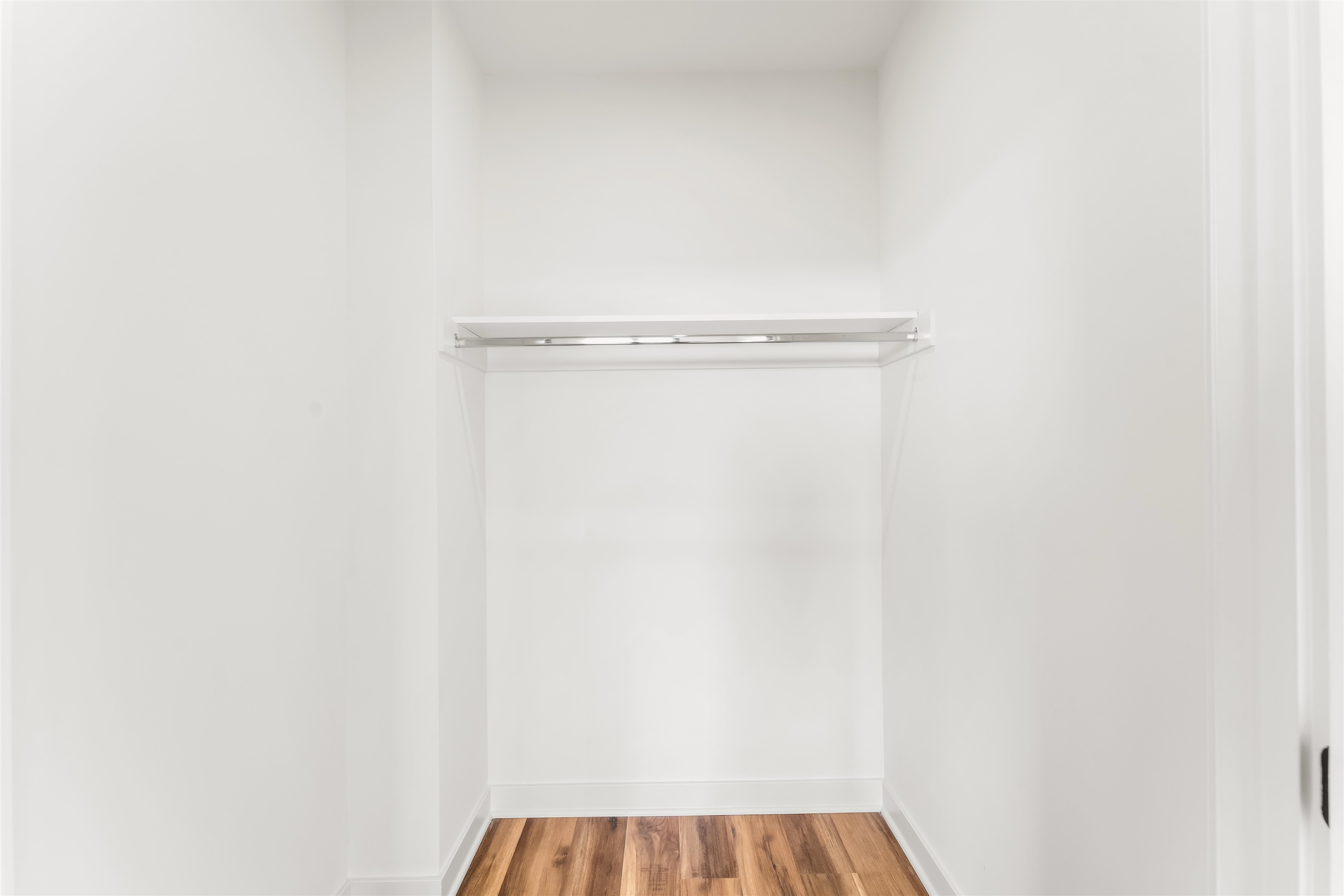 873 COMMUNIPAW AVE Unit: 305