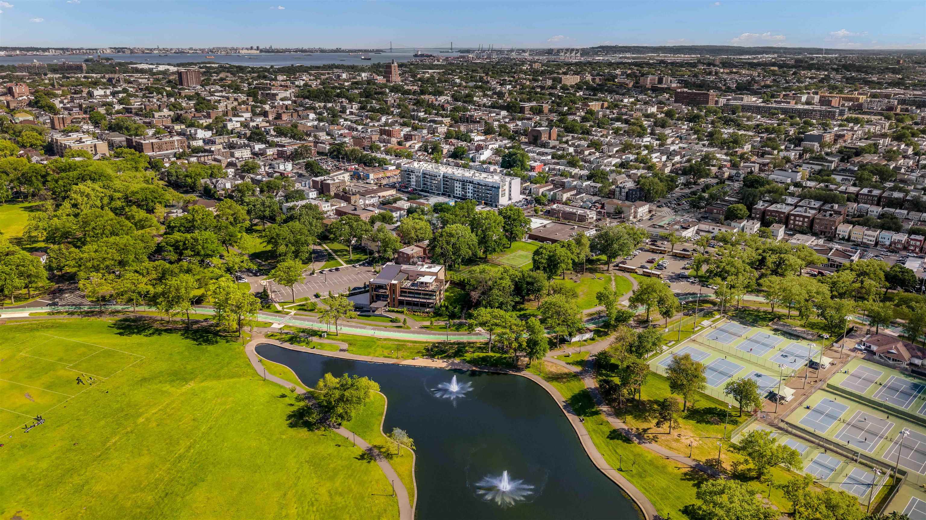 857 COMMUNIPAW AVE Unit: 413