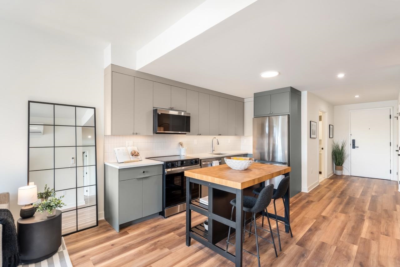 857 COMMUNIPAW AVE Unit: 413