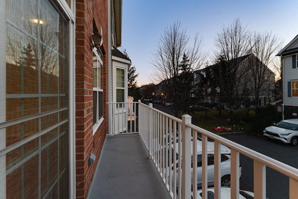 6 CARPENTER CT