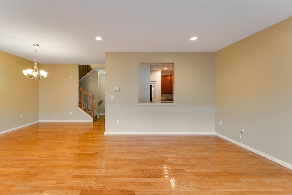 6 CARPENTER CT