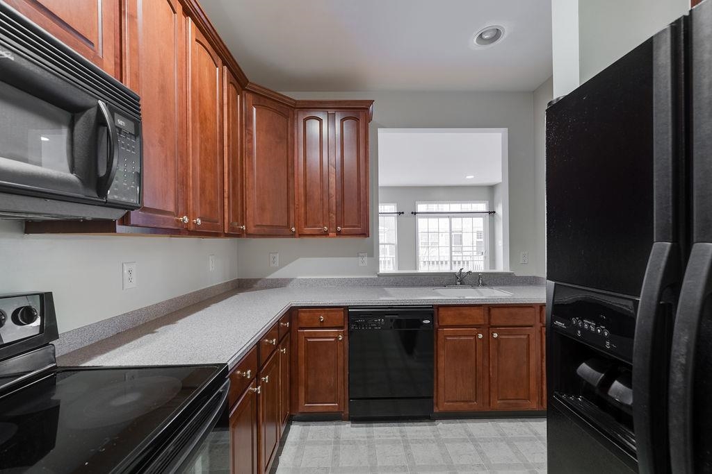 6 CARPENTER CT