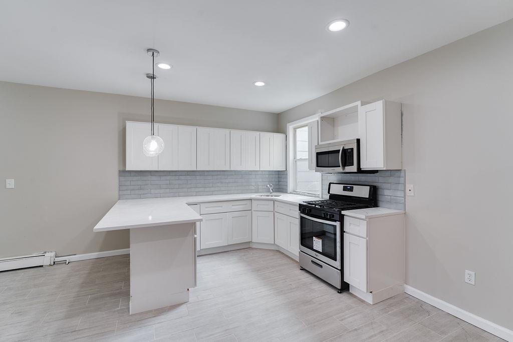 11 HOLMES AVE Unit: 2