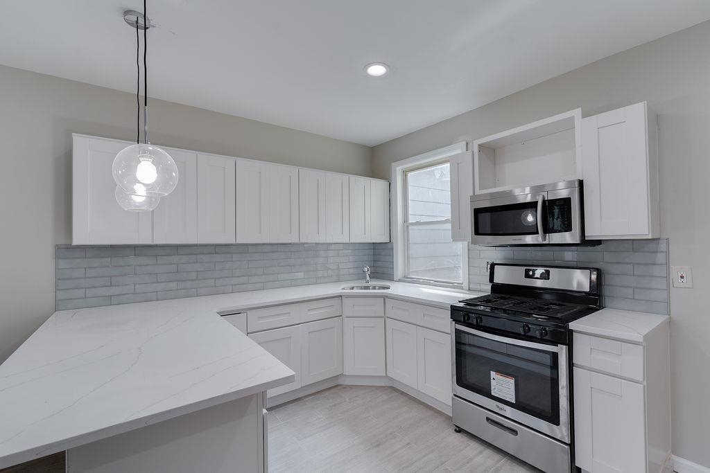 11 HOLMES AVE Unit: 2