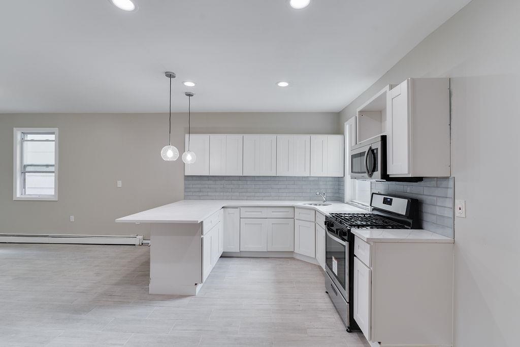 11 HOLMES AVE Unit: 2