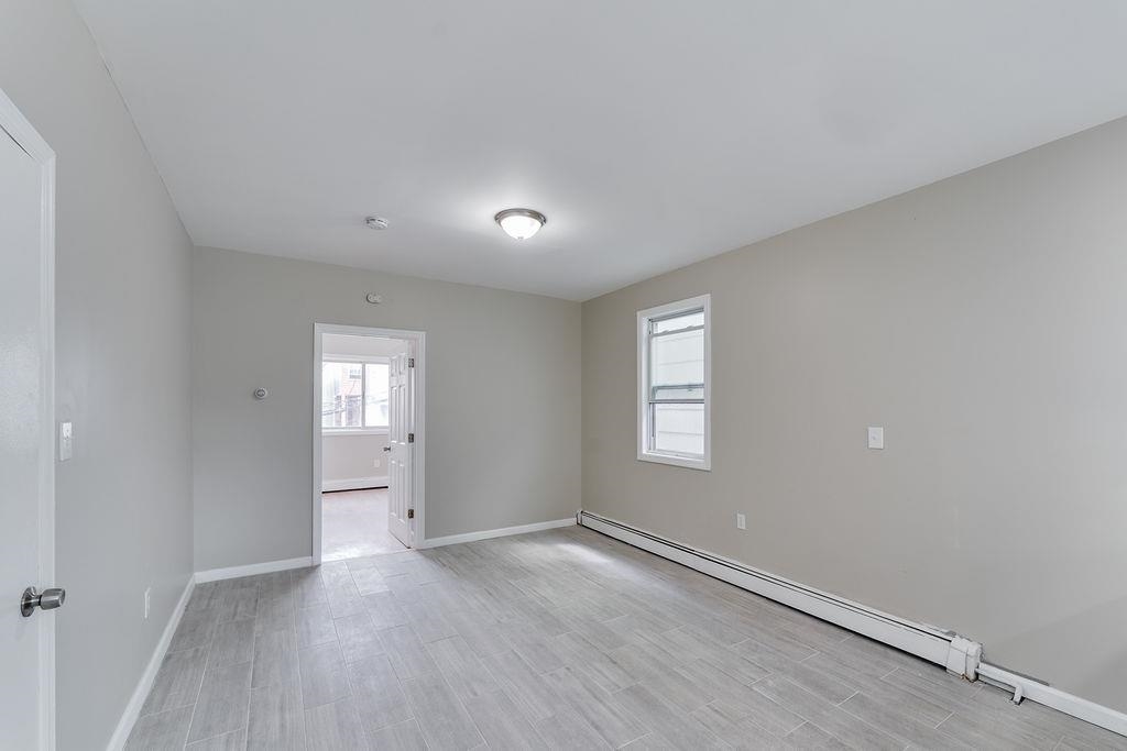 11 HOLMES AVE Unit: 2