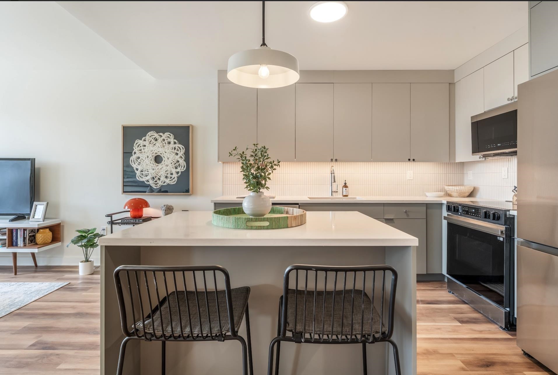 873 COMMUNIPAW AVE Unit: 210