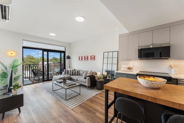 873 COMMUNIPAW AVE Unit: 205