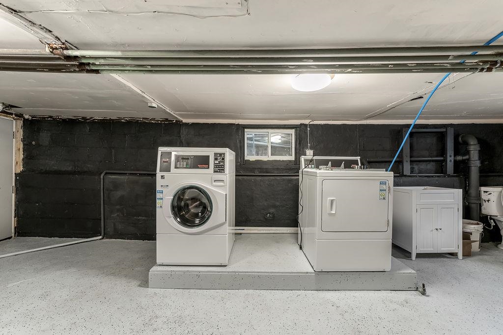 143 NELSON AVE Unit: 1F