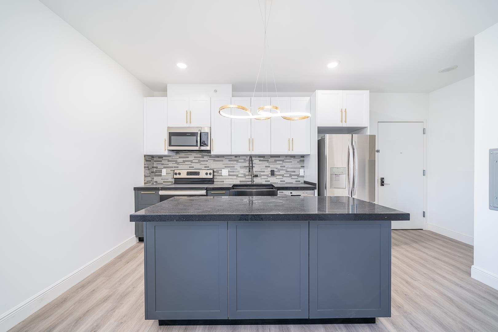 211 BALDWIN AVE Unit: 603