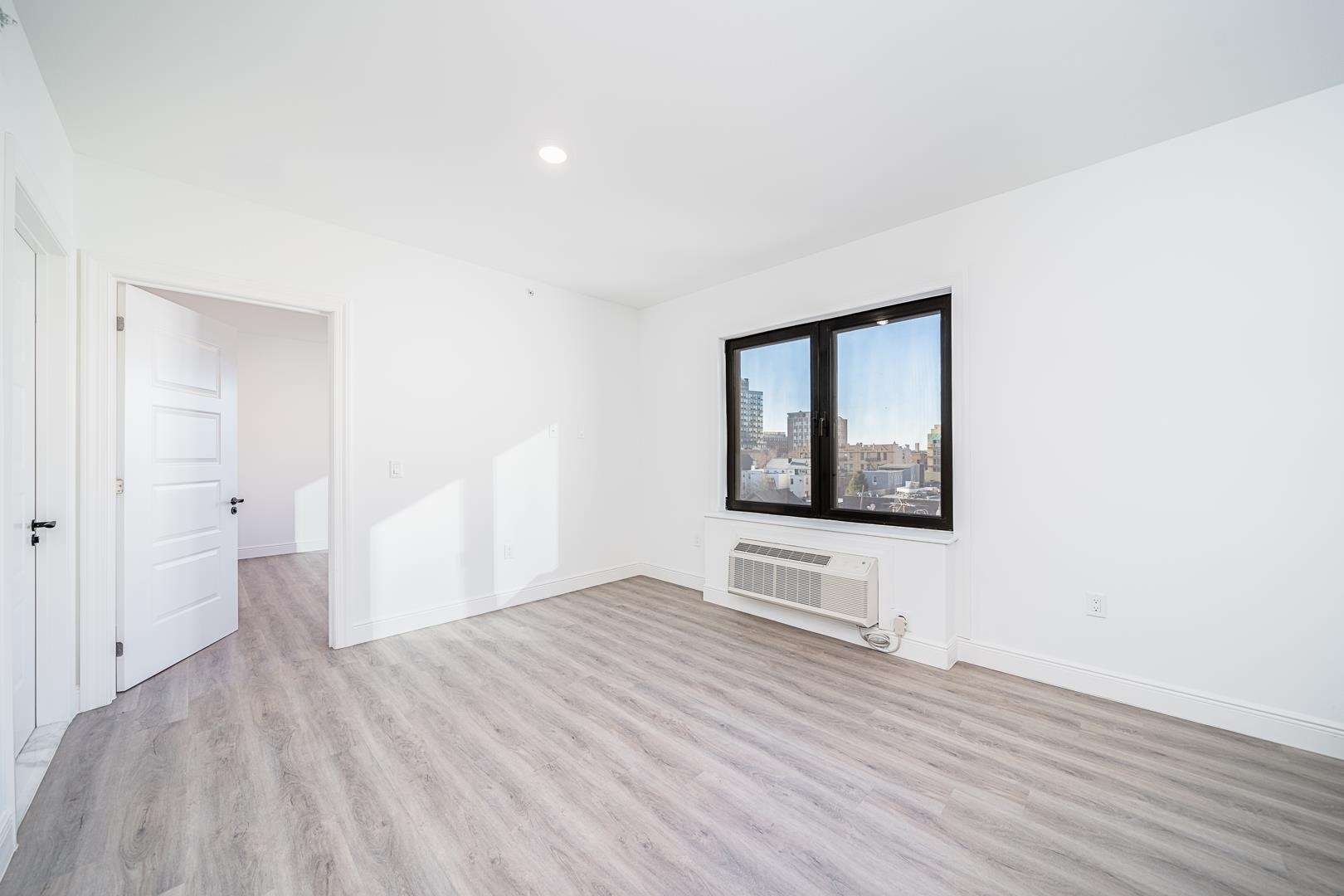 211 BALDWIN AVE Unit: 603