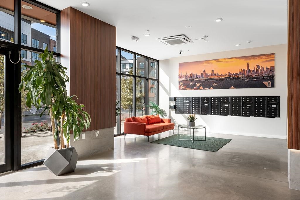 1 FLAGSHIP ST Unit: 417