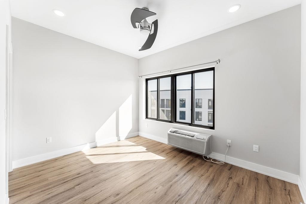 1 FLAGSHIP ST Unit: 417