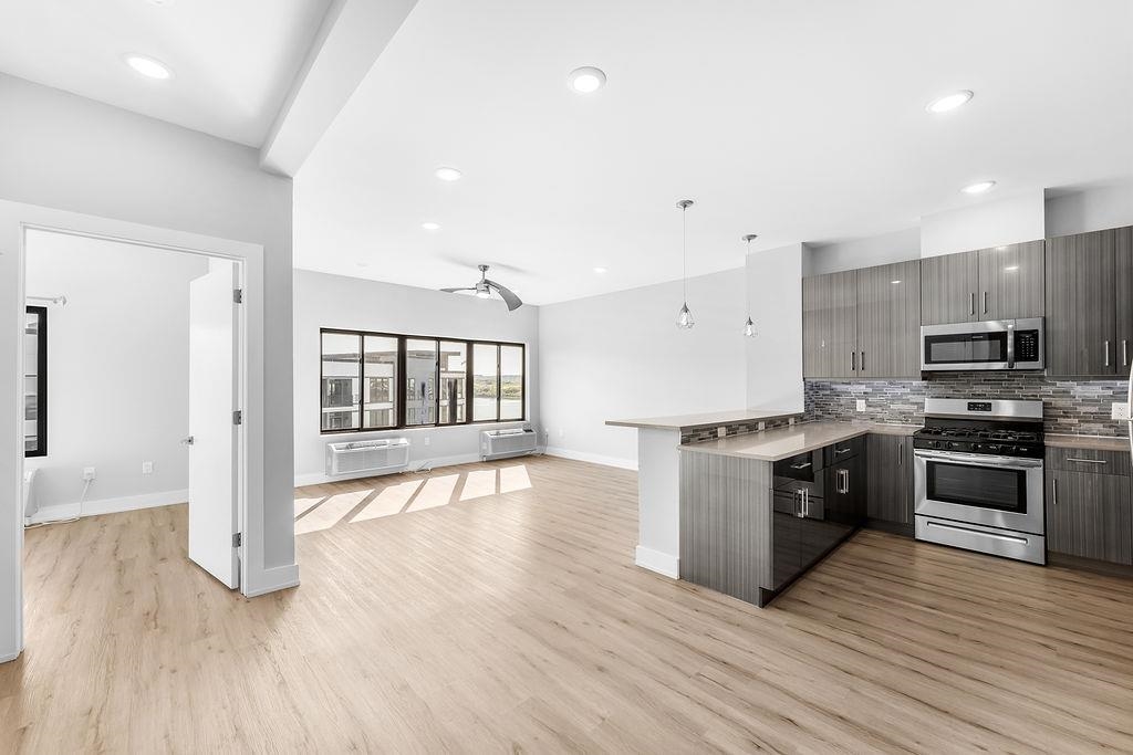 1 FLAGSHIP ST Unit: 417