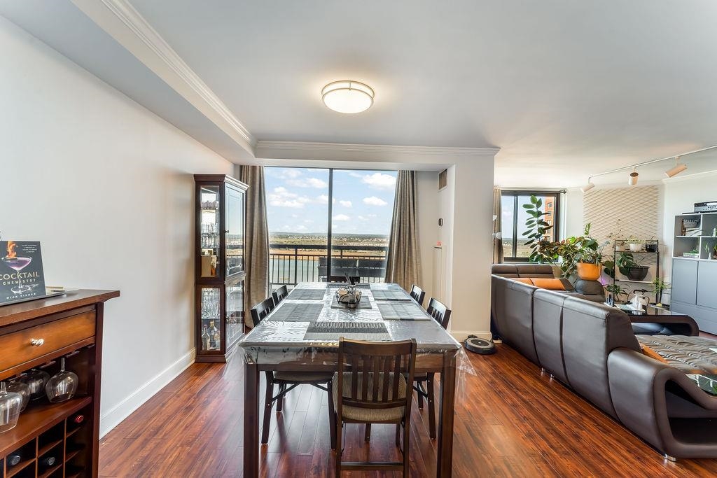 2110 HARMON COVE TOWER