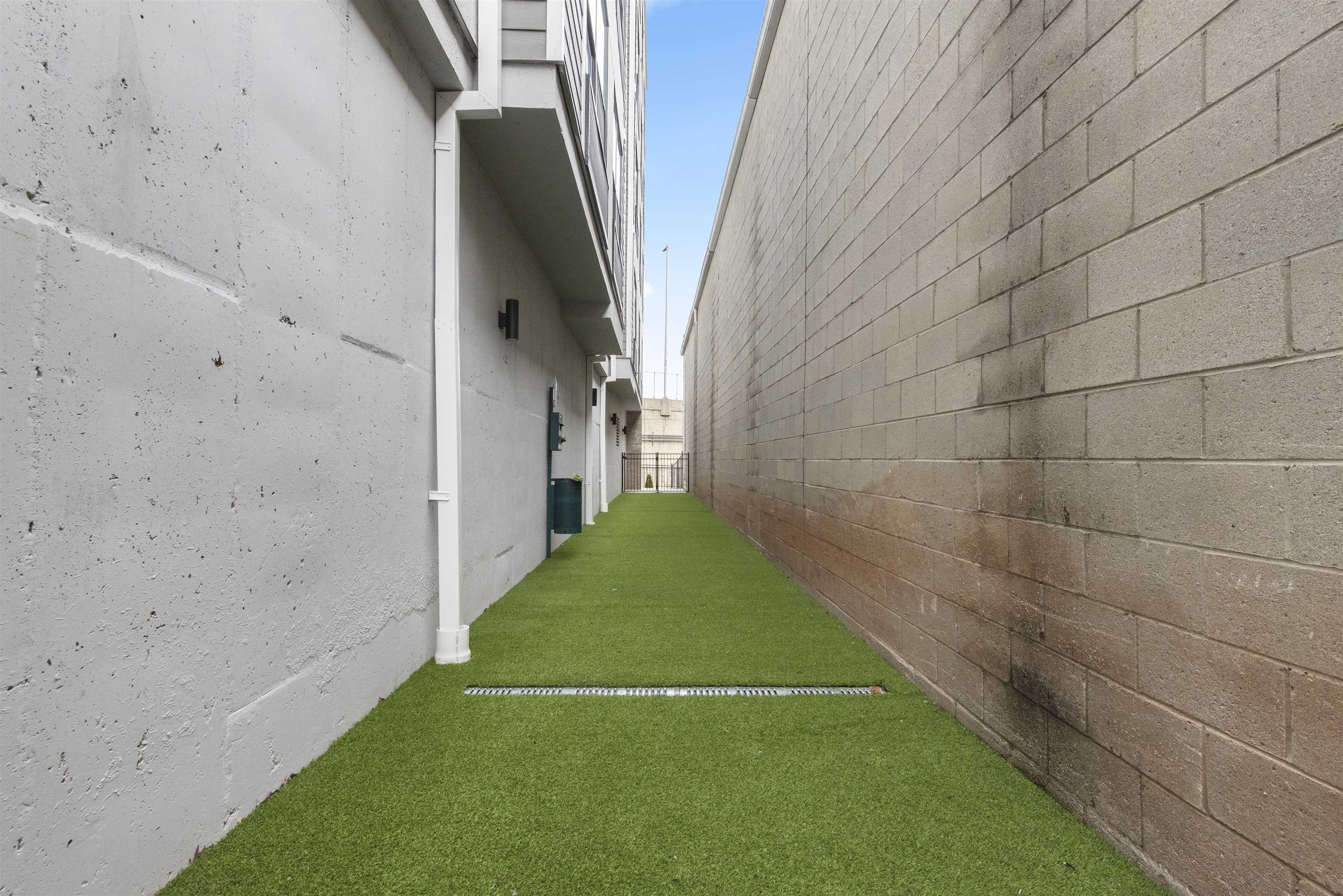 175 WEST 7TH ST Unit: 203