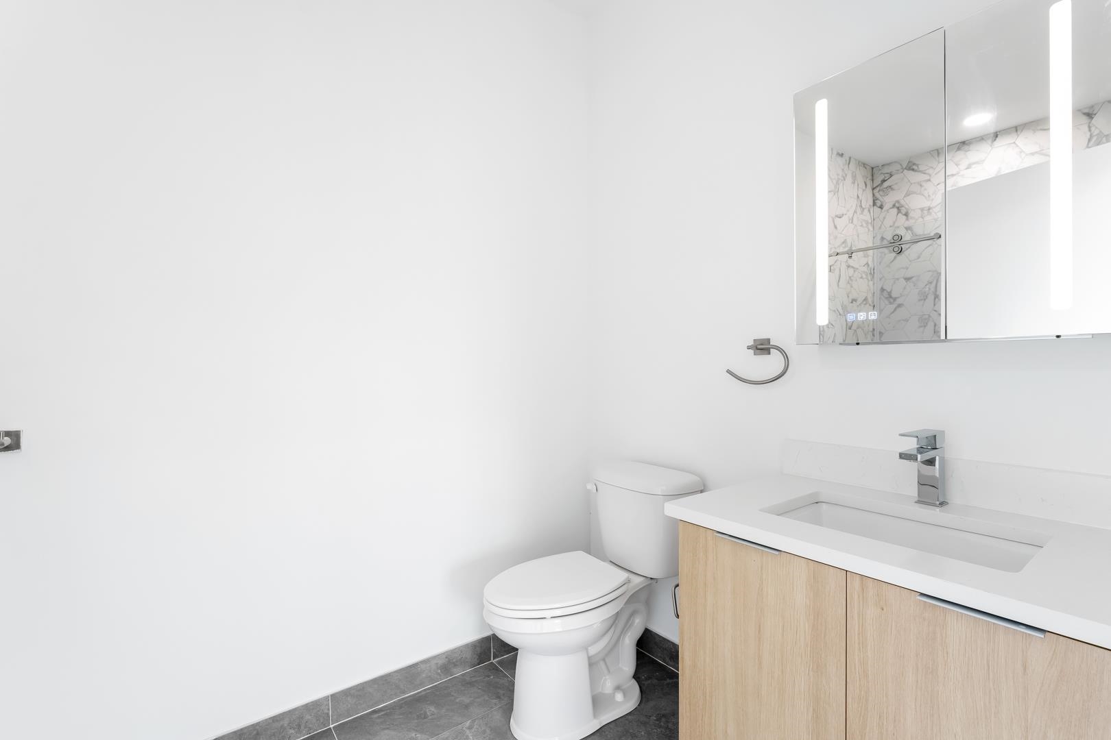 175 WEST 7TH ST Unit: 302