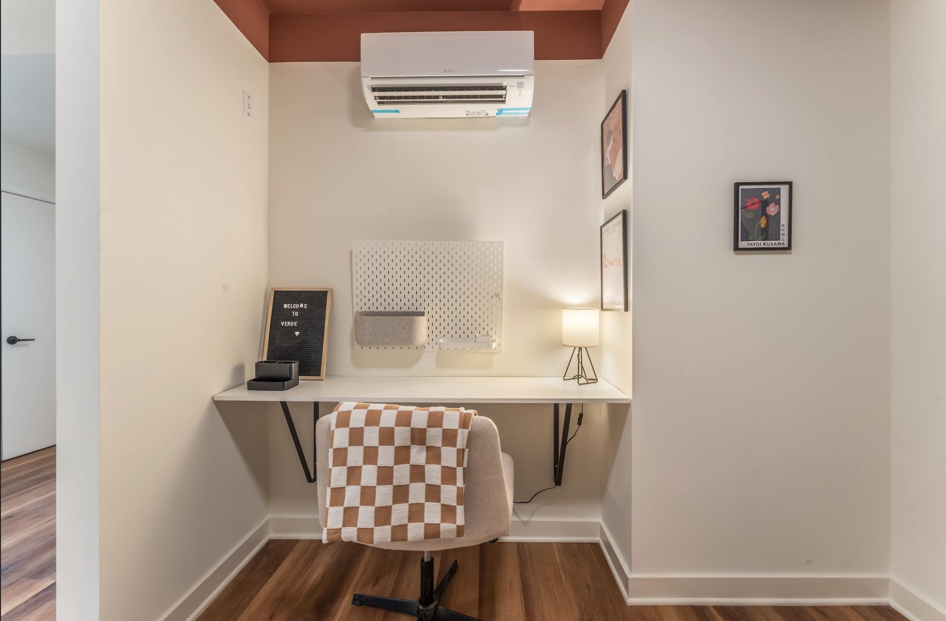 873 COMMUNIPAW AVE Unit: 207