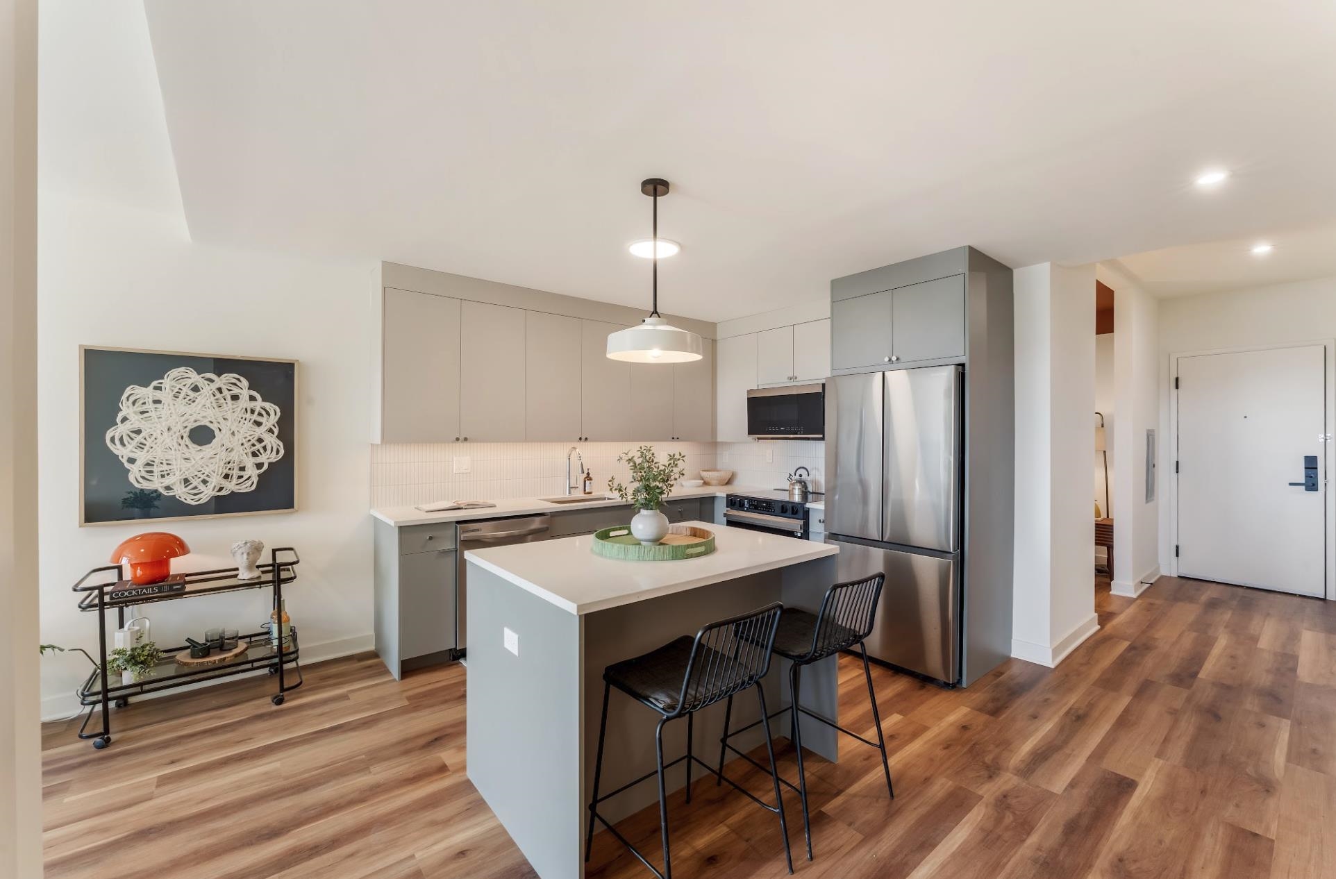 873 COMMUNIPAW AVE Unit: 207